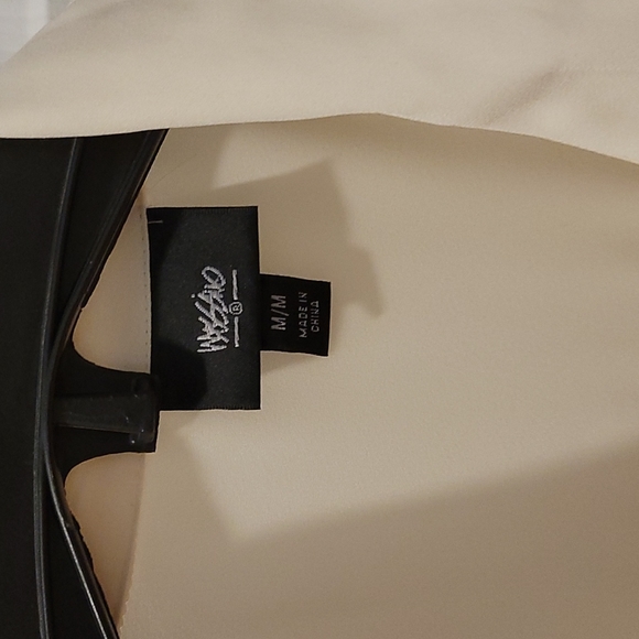 Blouse - Picture 2 of 3